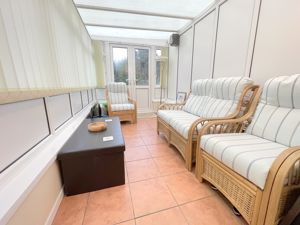 HILL COTTAGES- click for photo gallery